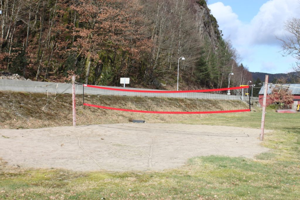 bildet viser volleyballbane